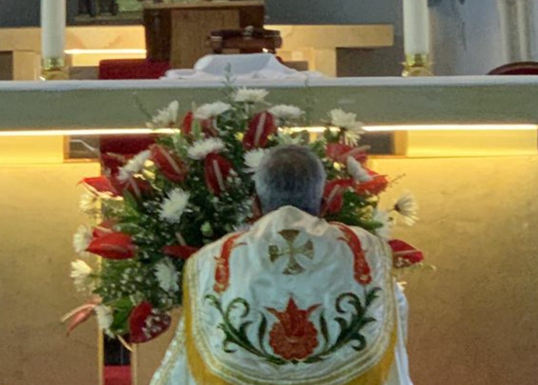 Primeros homenajes. Ruega por nosotros.