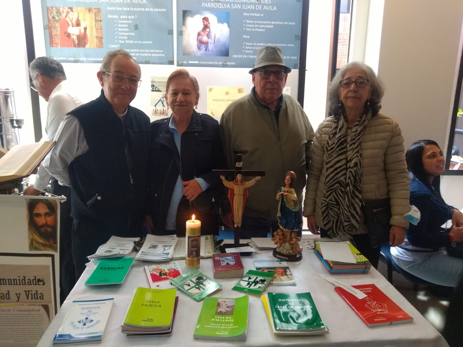 PEQUEÑAS COMUNIDADES