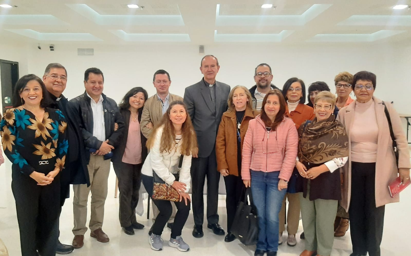 Encuentro de grupos Pastorales Arciprestazgo 1.5 de la Vicaría de la Inmaculada Concepción, en el marco de la visita pastoral del Monseñor Darío Álvarez Botero, Vicario Episcopal Territorial.