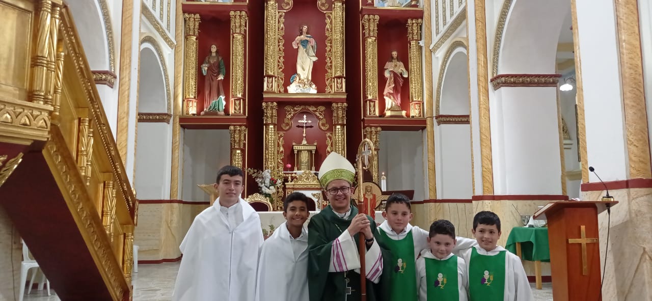 VISITA MONSEÑOR