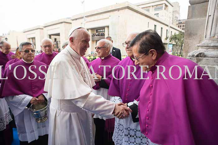 https://arquimedia.s3.amazonaws.com/36/imagenes-san-antonio/monsenor-carlos-leal-2.jpg