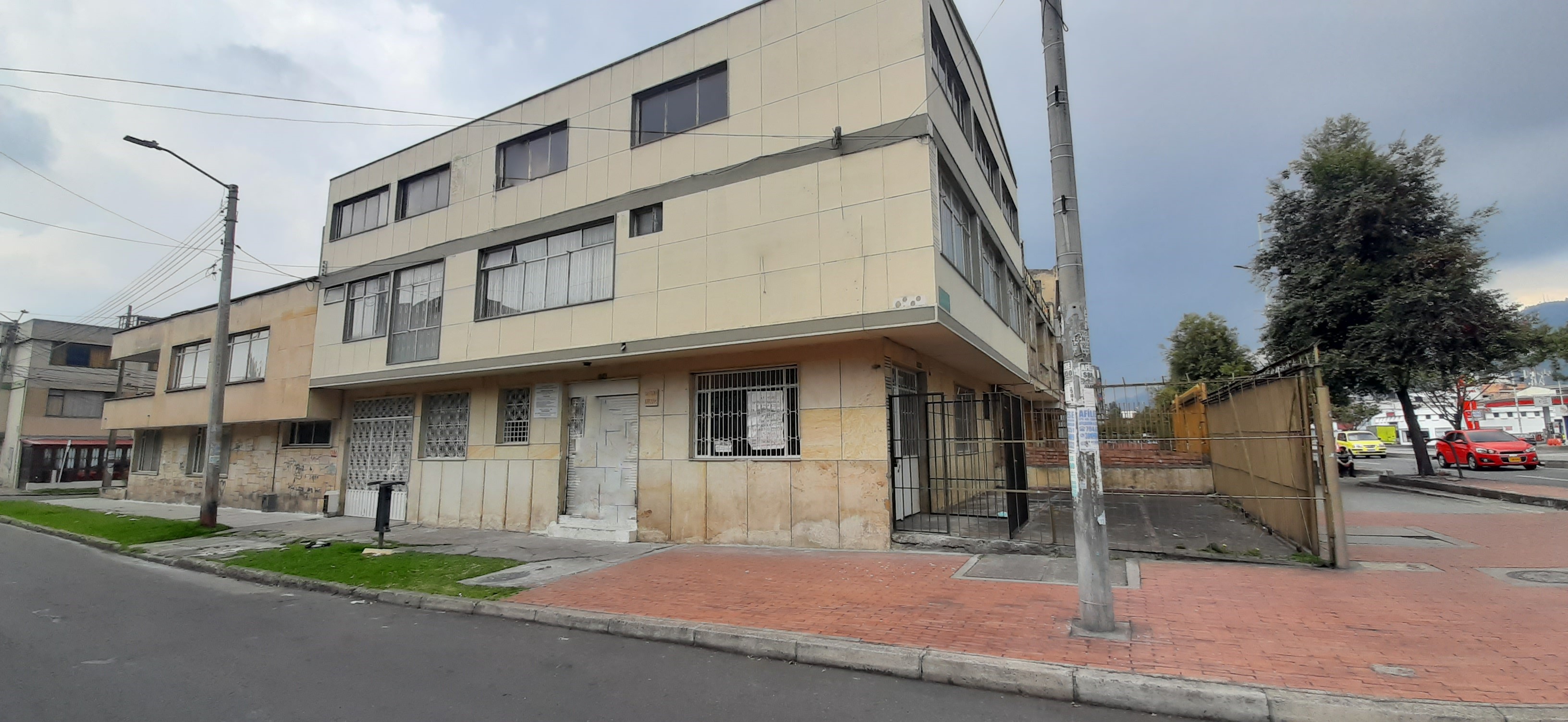 https://arquimedia.s3.amazonaws.com/36/imagenes-san-antonio/despacho.jpg