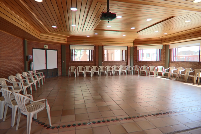 Salón San Pablo Casa de Ejercicios Emaús