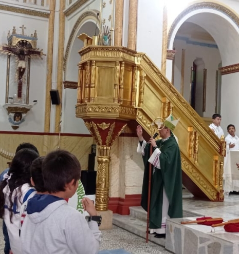 VISITA MONSEÑOR