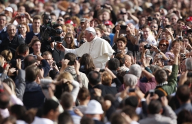 Papa Francisco multitud